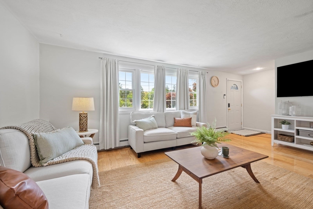 112 Argilla Rd, Andover