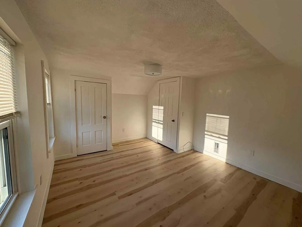 40 Green St, Milford