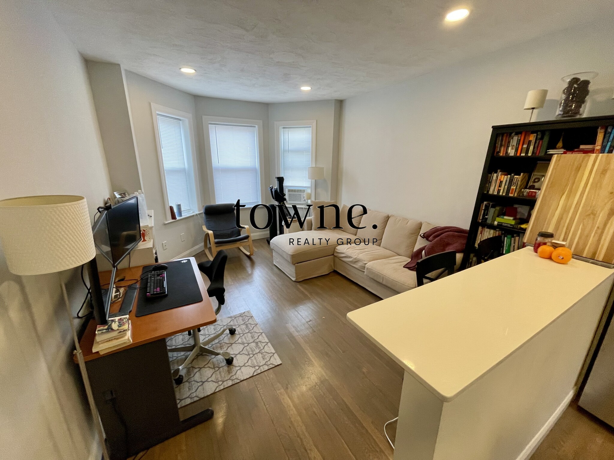 102 Queensberry St, Fenway