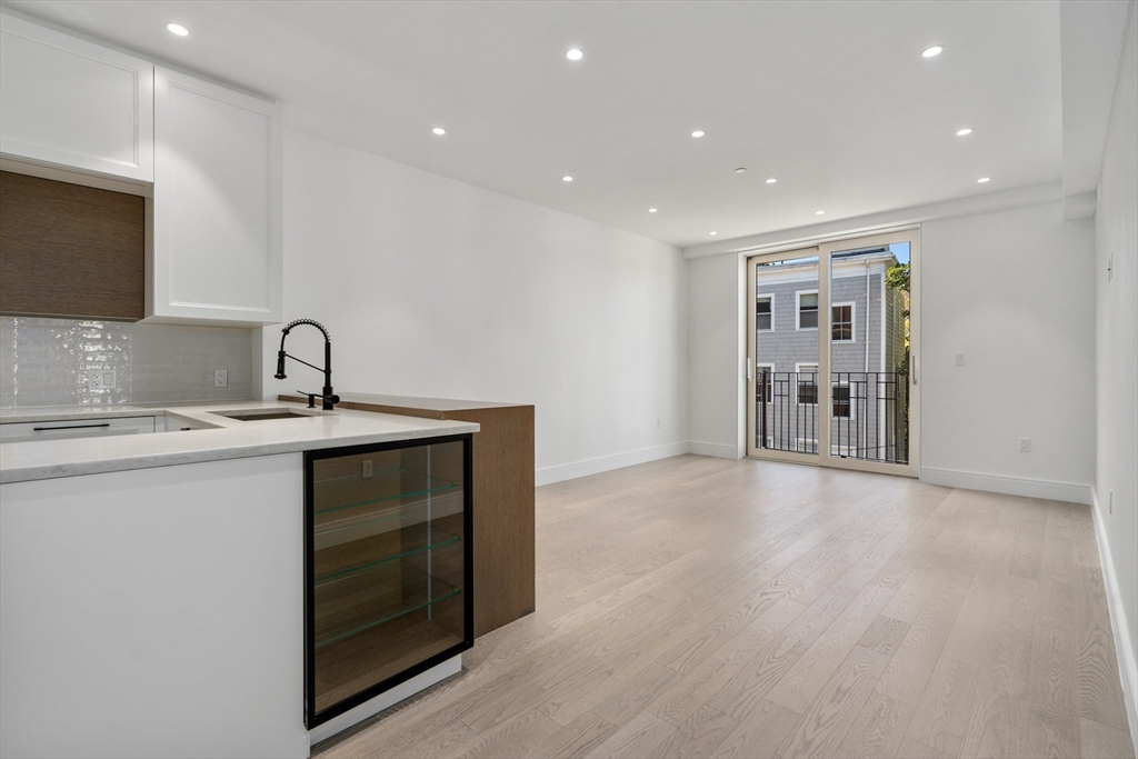 69 Walnut St, Brookline Village