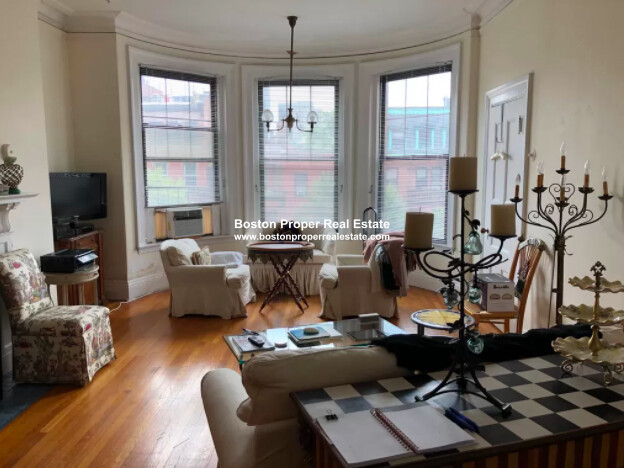 464 Beacon St, Back Bay