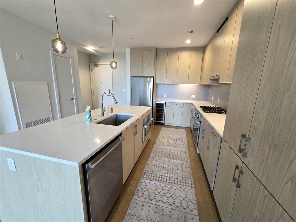 57 Quincy Shore Dr, Quincy