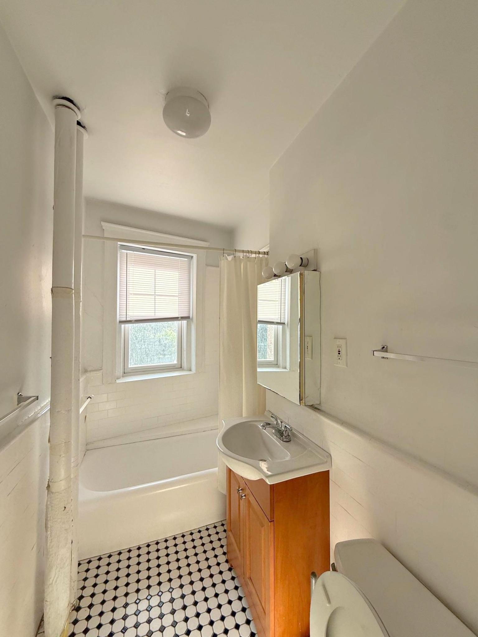 1558 Massachusetts Ave, Neighborhood Nine