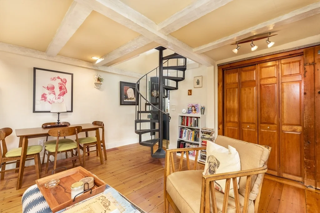 14 Nicholson Hill, Marblehead