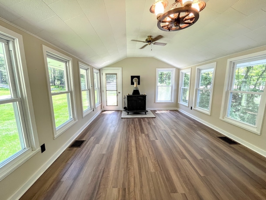 201 Fire Road, 16, Lunenburg