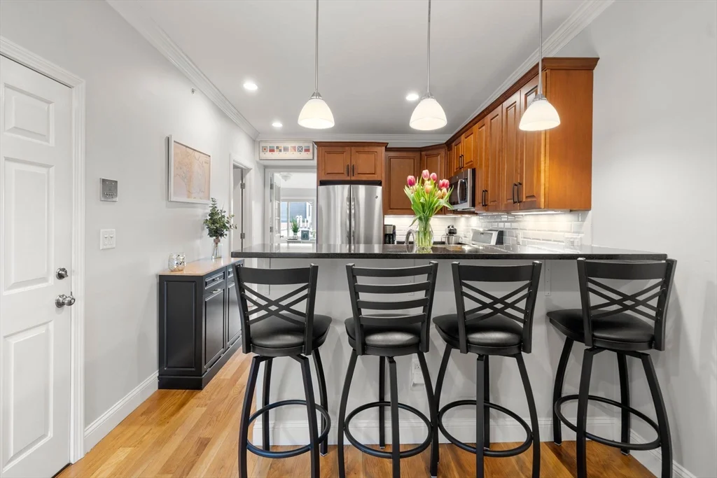 695 E 8th St, South Boston