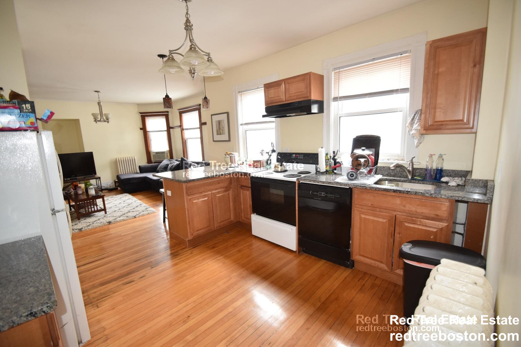 331 Faneuil St, Oak Square