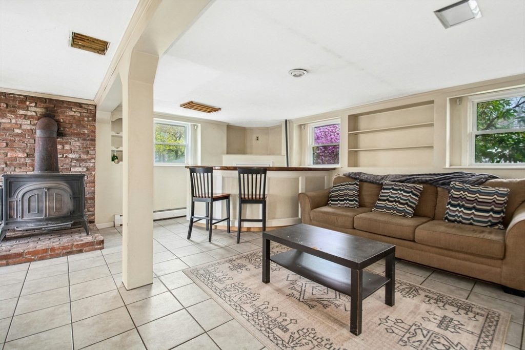 67 S Oxford Rd, Millbury