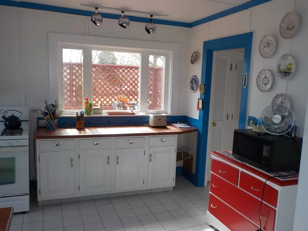 186 Brayton Point Rd, Acoaxet