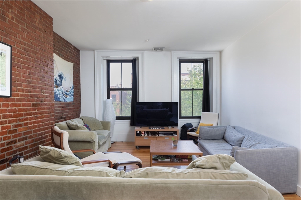 1662 Washington, South End