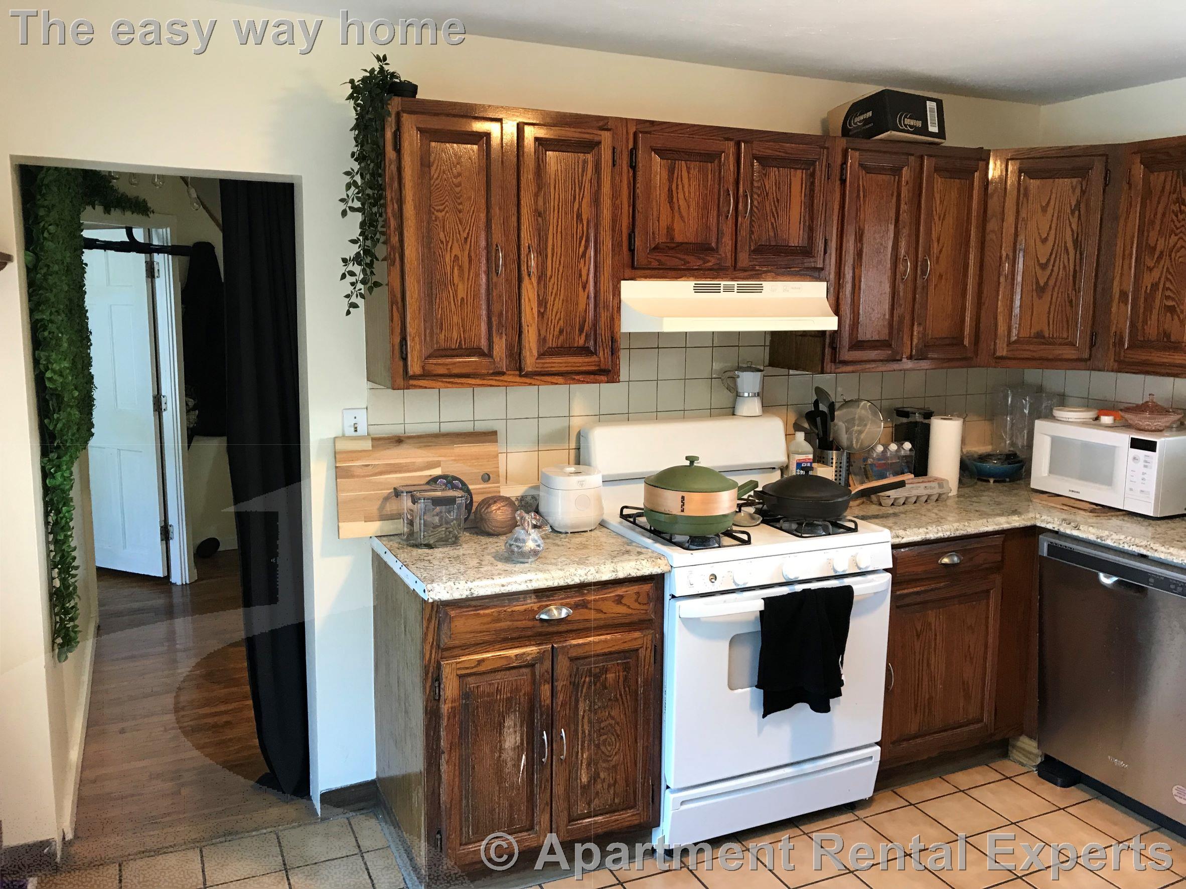 15 Auburn Ave, East Somerville