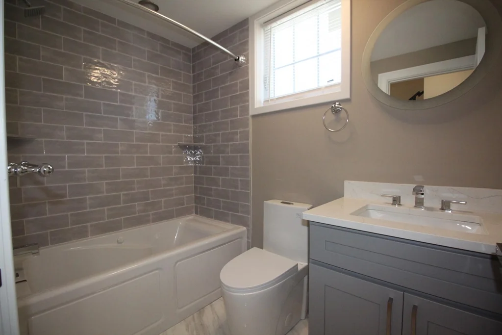 116 Main St, Everett