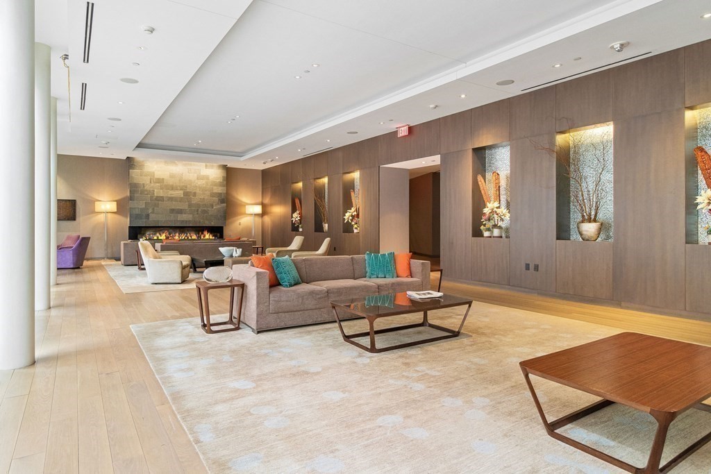 580 Washington St, Downtown