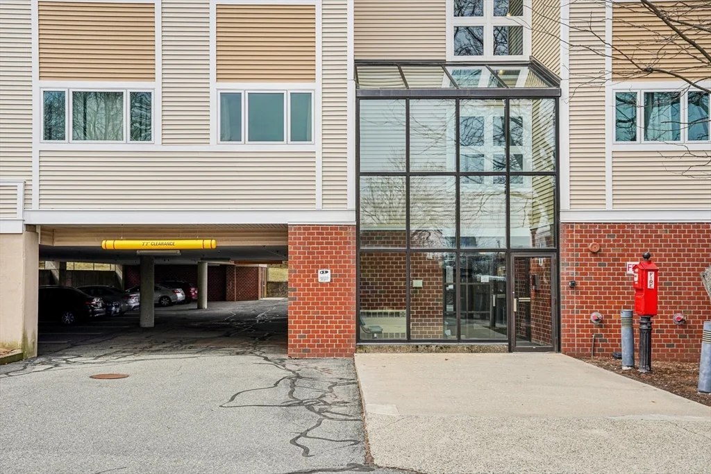 35 Desmoines Rd, Quincy