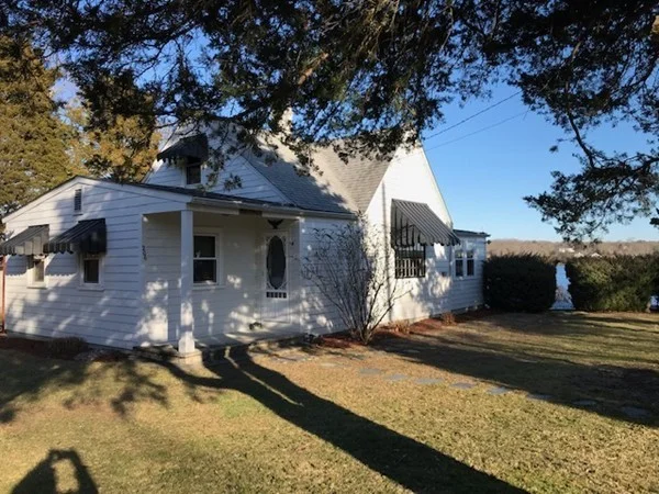 206 Cadmans Neck Rd, South Westport