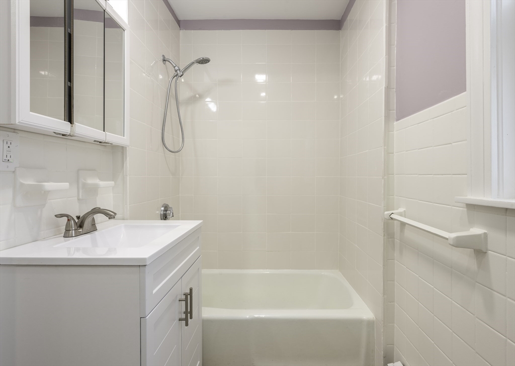 106 Byron St, East Boston