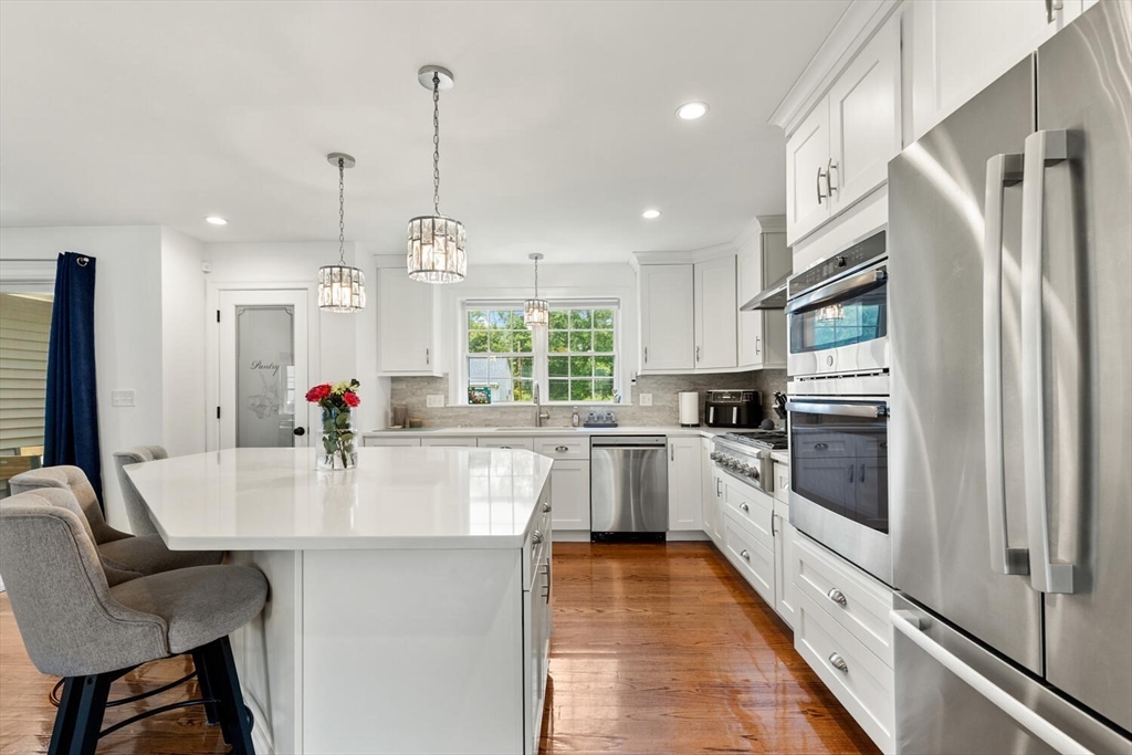 10 Carol Ave, Burlington