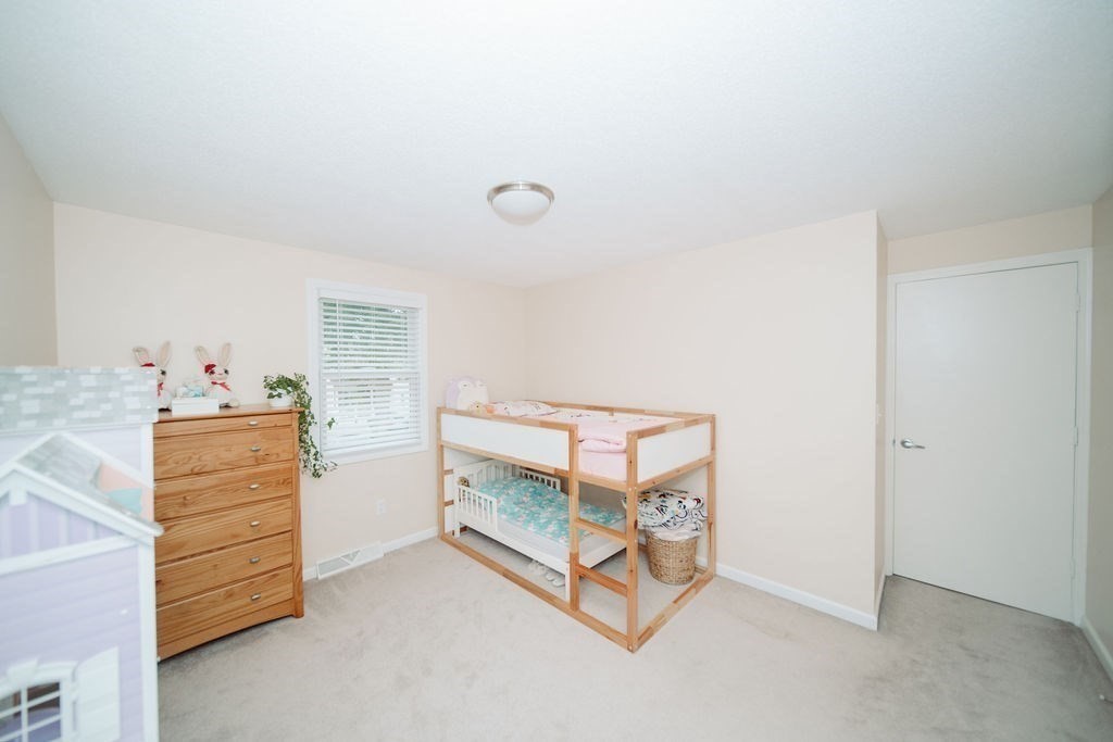 121 Otis St, Westfield