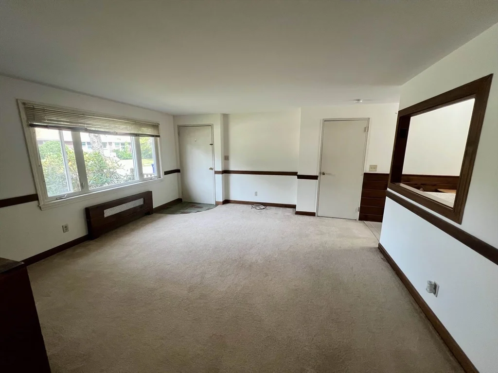 12 Saran Ave, Bedford