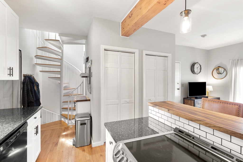 3 Winthrop St, Charlestown