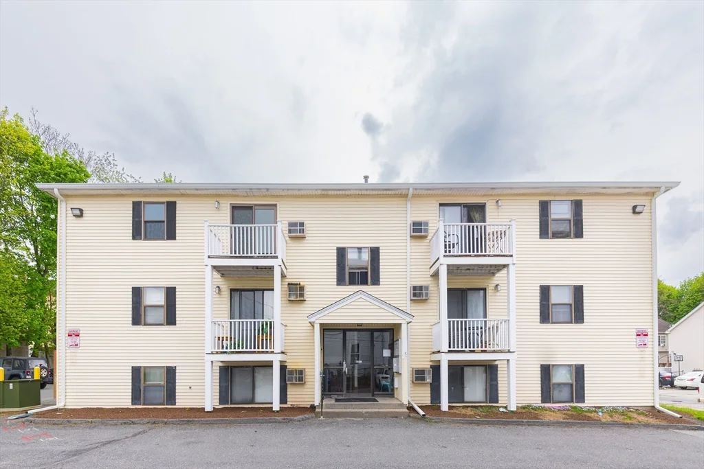 15 Houghton St, Worcester