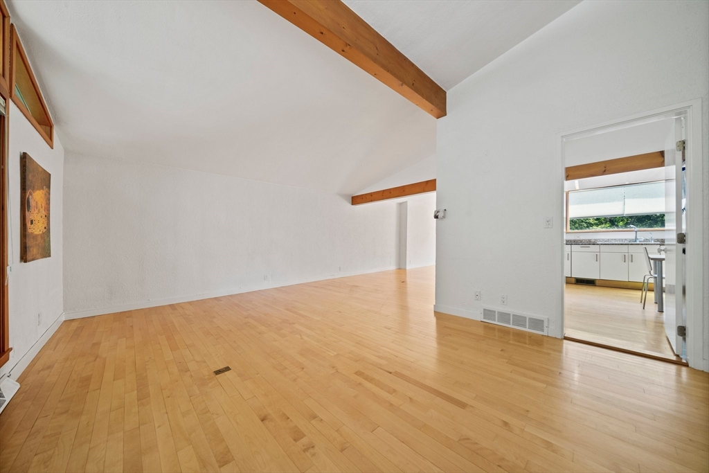 37 Harwich Rd, Newton