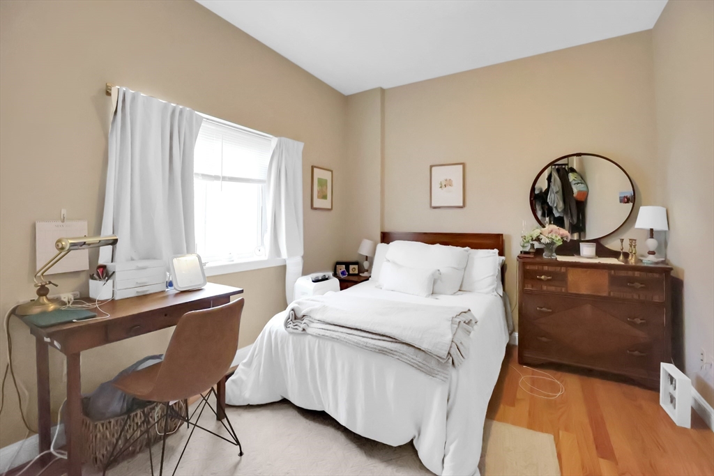 290 E 8th St, South Boston