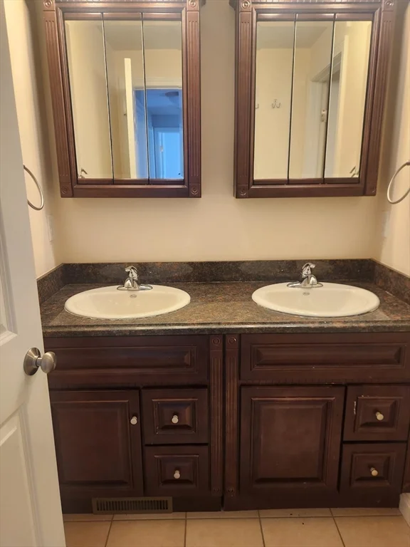 24 Bittersweet Blvd, Worcester