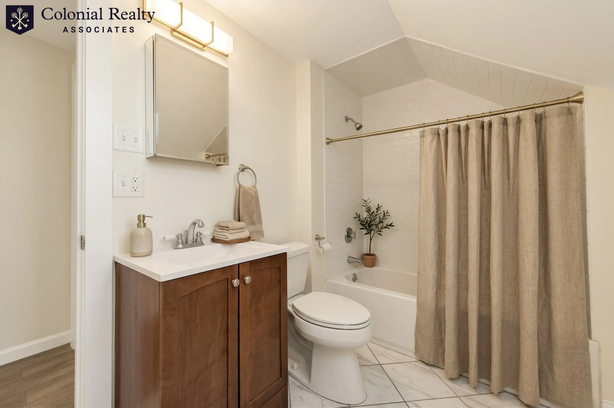 31 Champney St, Oak Square