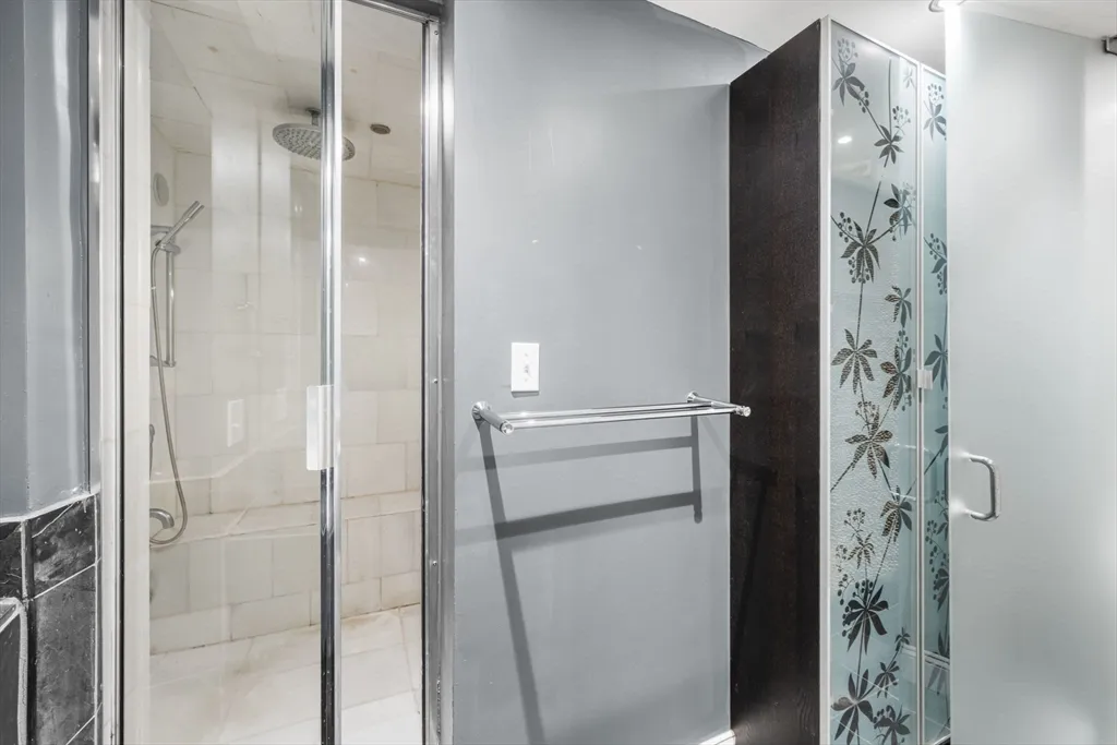 330 1/2 E St, South Boston