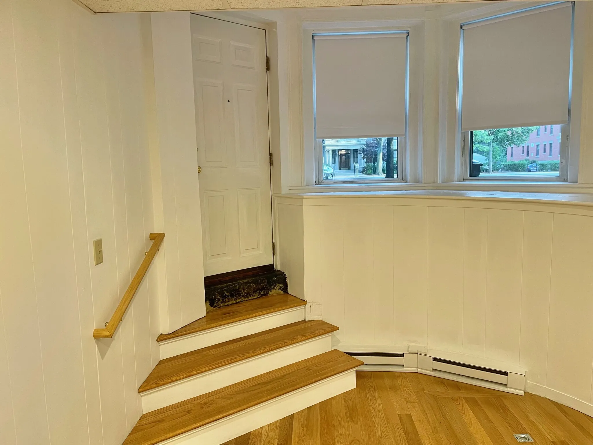 1077 Beacon St, Longwood