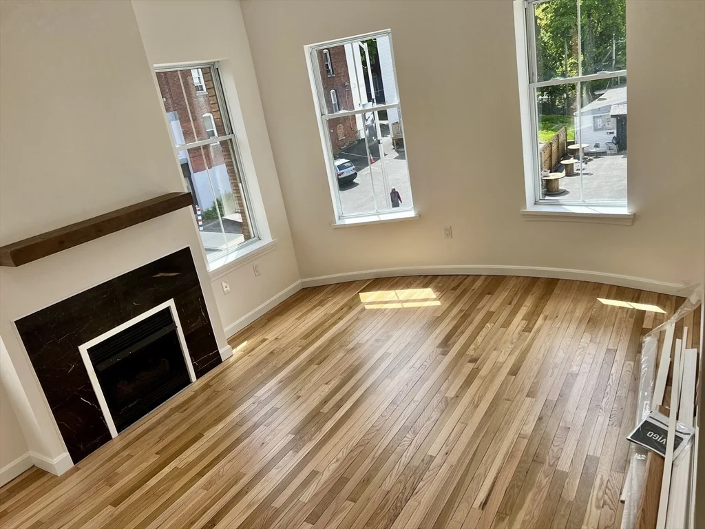 257 Pleasant St, Worcester