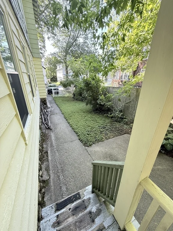 9 Underwood St, West Side