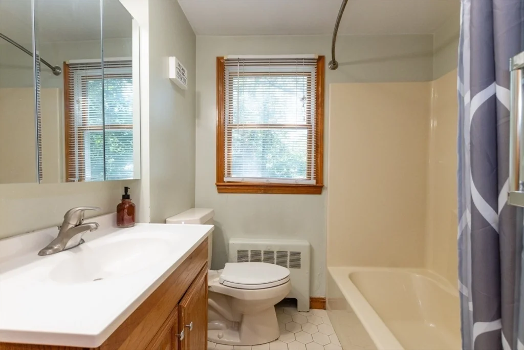 15 Lexington St, Burlington