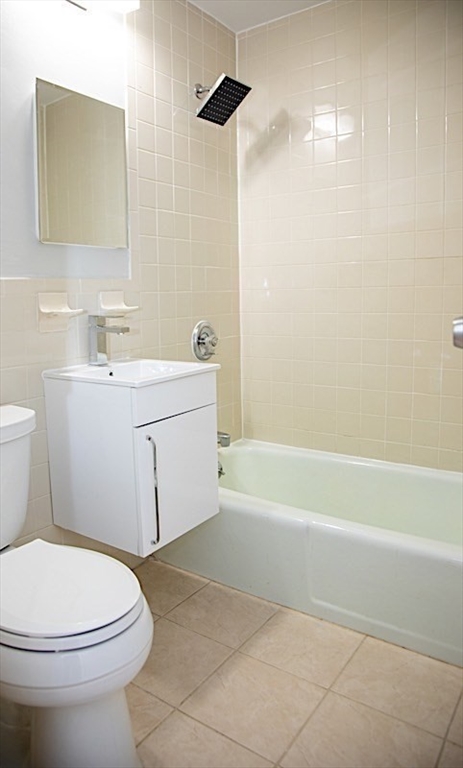 14 Murdock, Ball Square