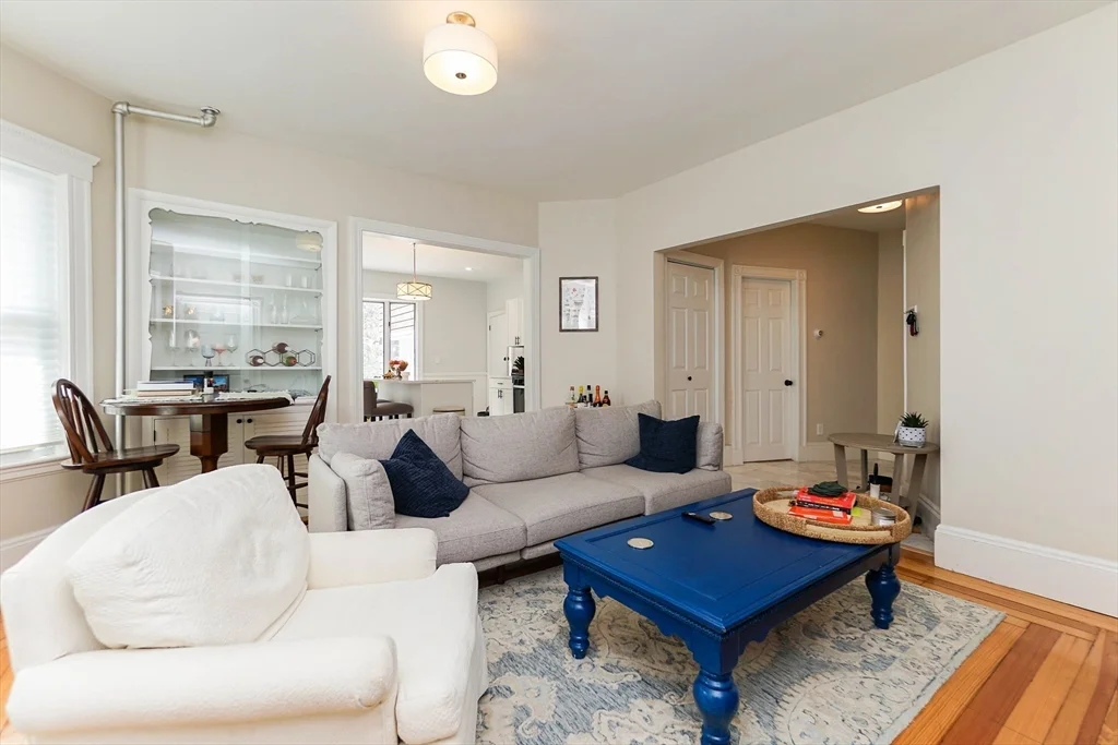 51 Main St, Winter Hill