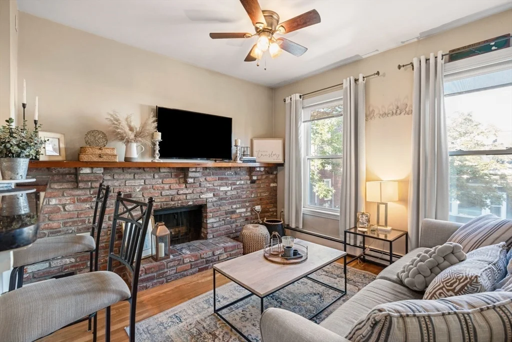 159 M, South Boston