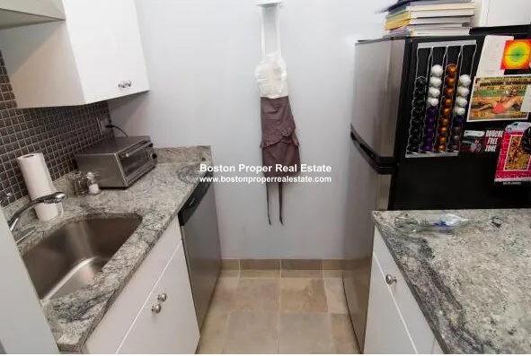 12 Stoneholm St, Fenway