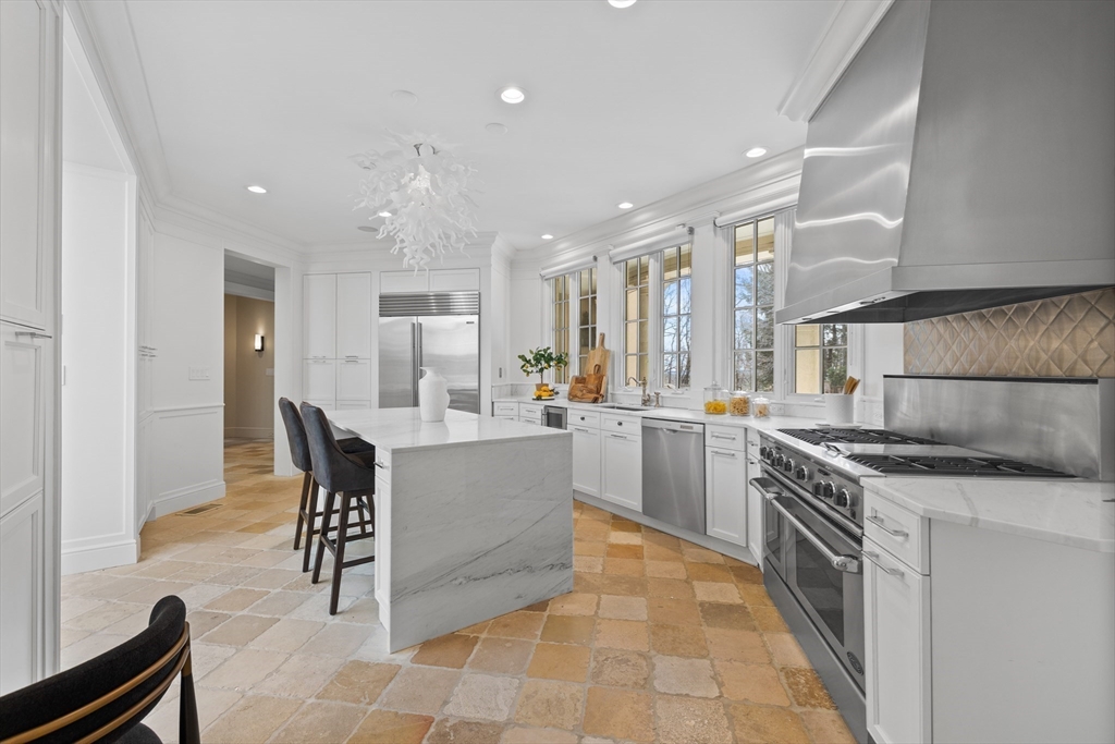 120 Cabot St, Chestnut Hill