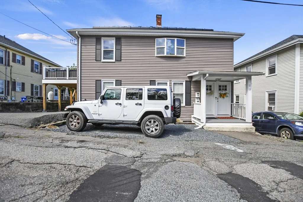 13 Town Hill St, Quincy