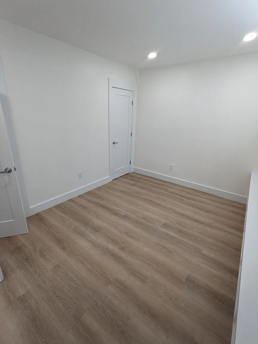 16 Myrtle Ave, Mid-Cambridge