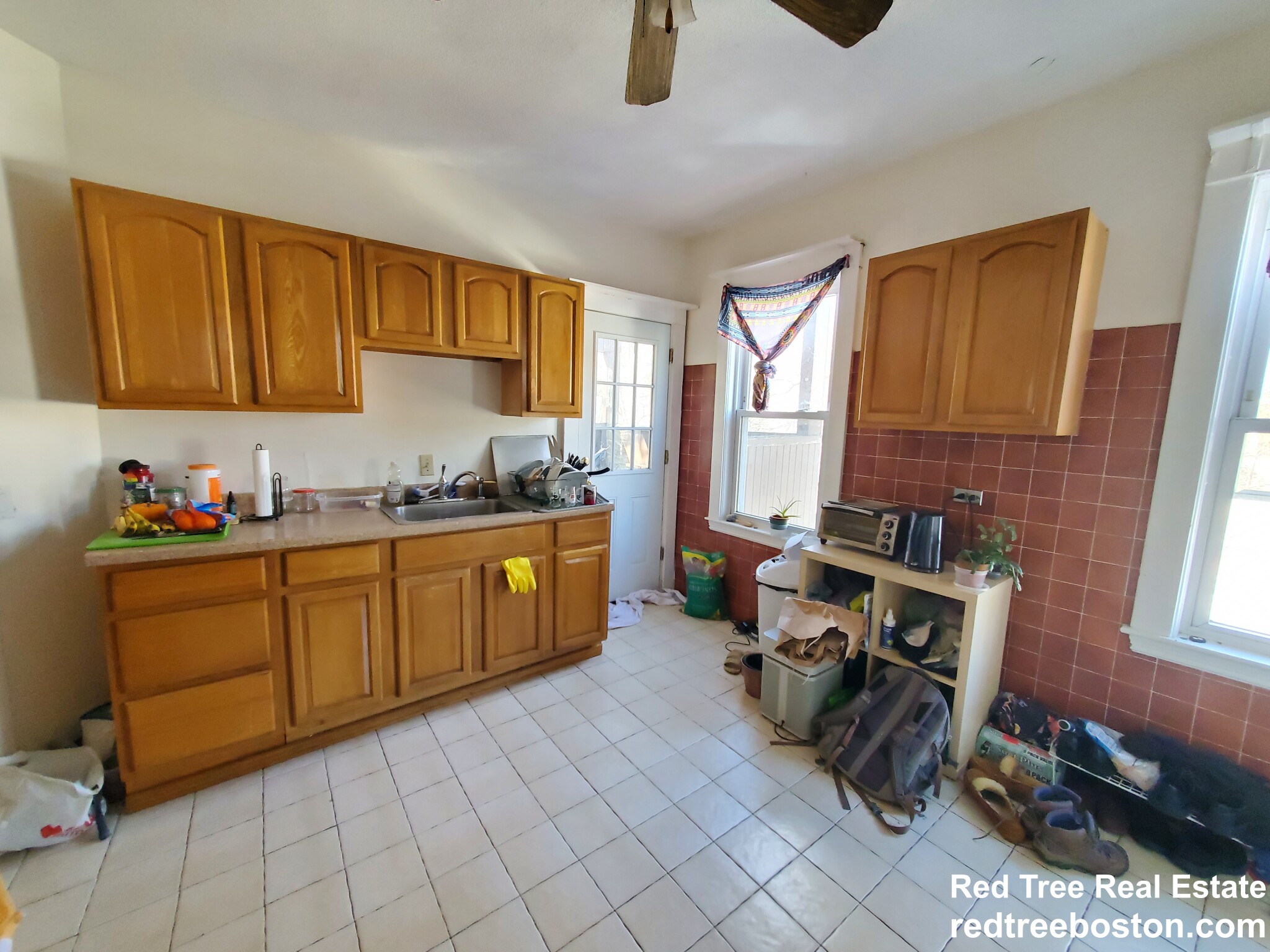 385 Pond Ave, Brookline