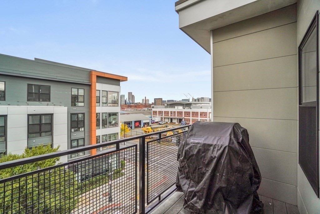 345 D St, South Boston