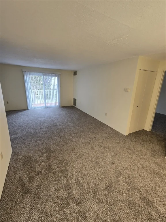 3 Post Oak Ln, Natick