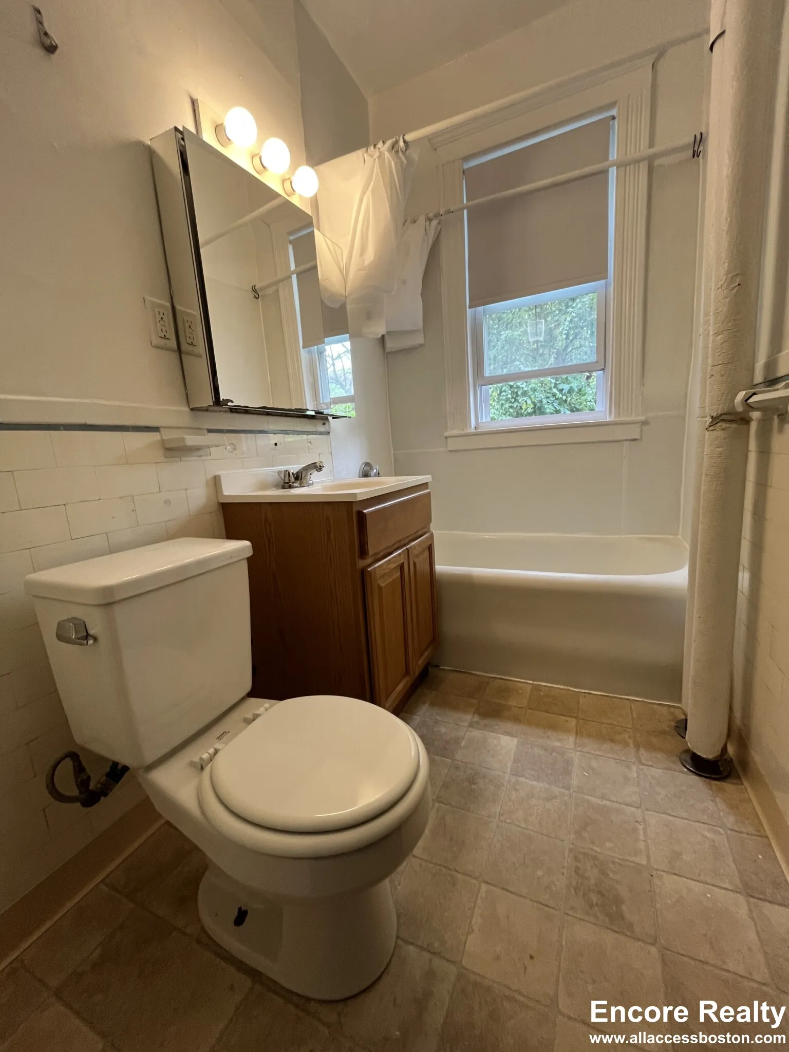 1628 Commonwealth Ave, Brighton