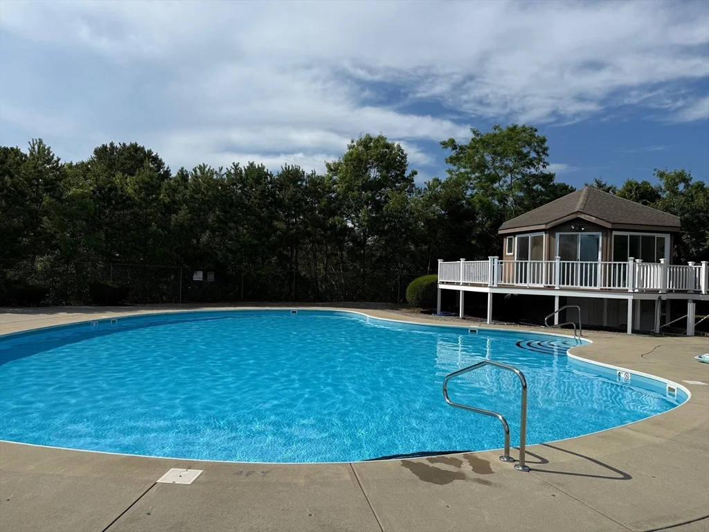 24 Ships View Ter, Buzzards Bay