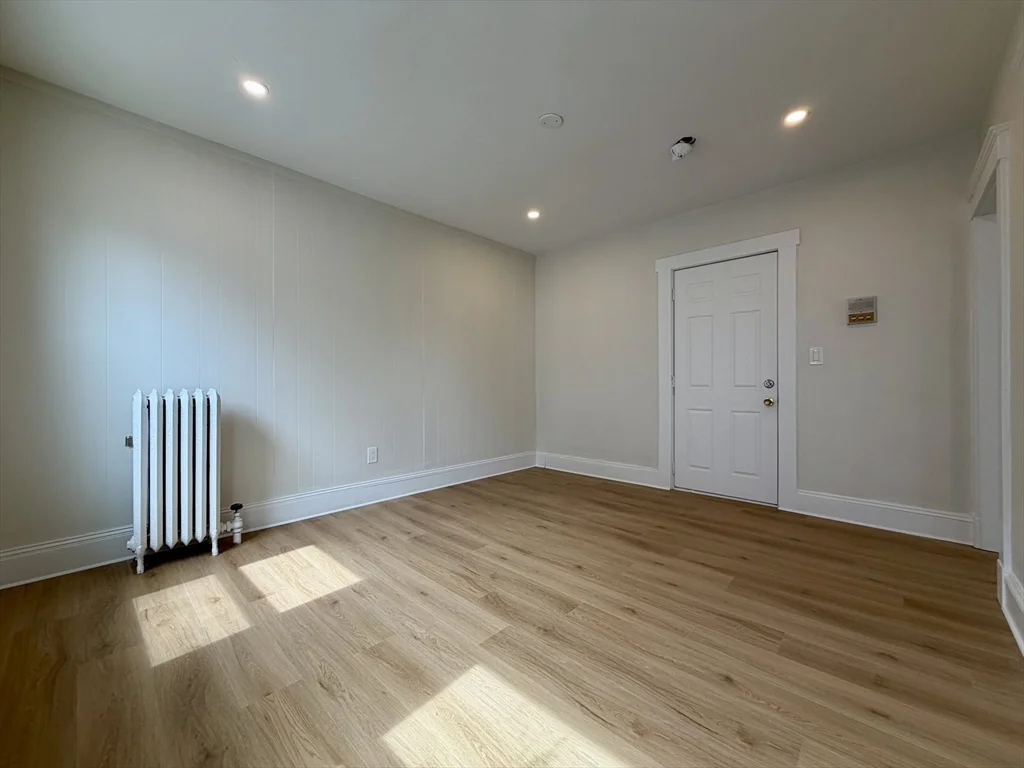 29 John St, Attleboro