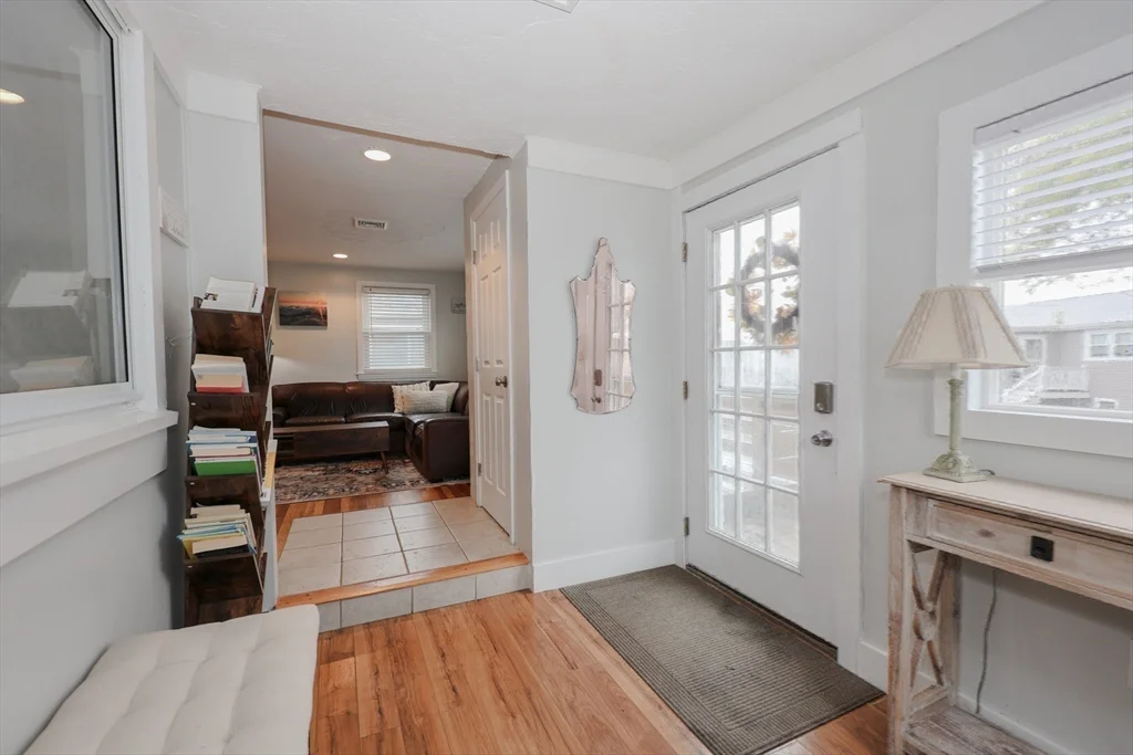 34 Brookline Ave, Hull