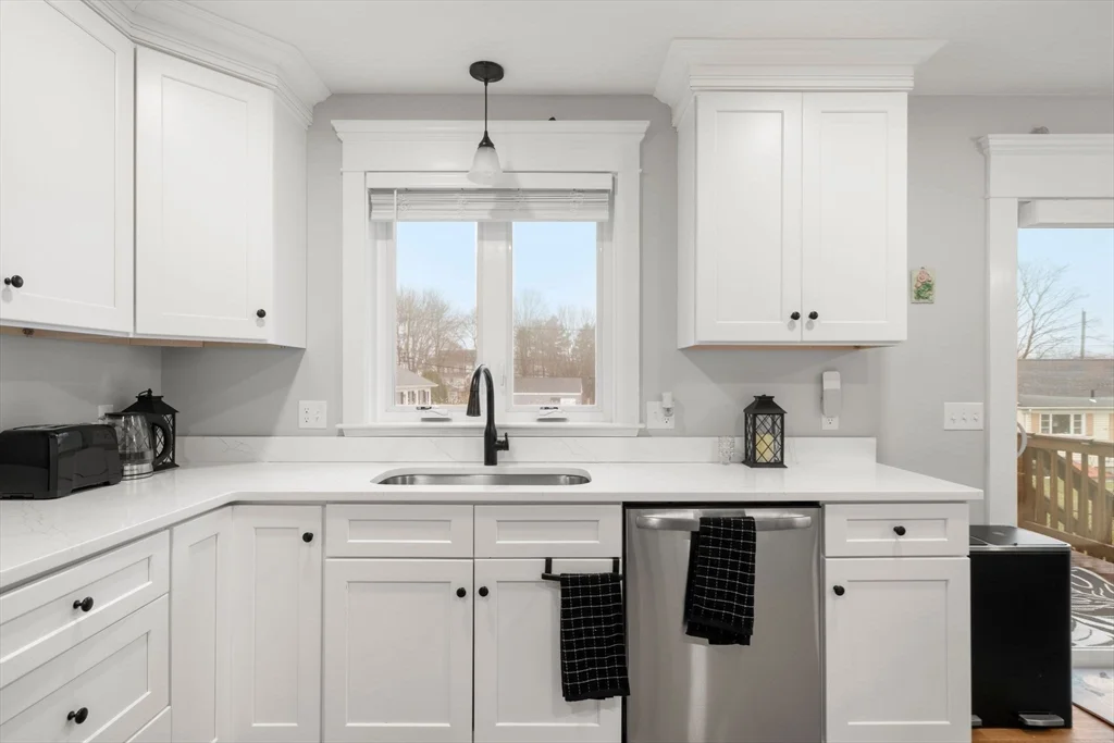 8 Patrick St, Attleboro