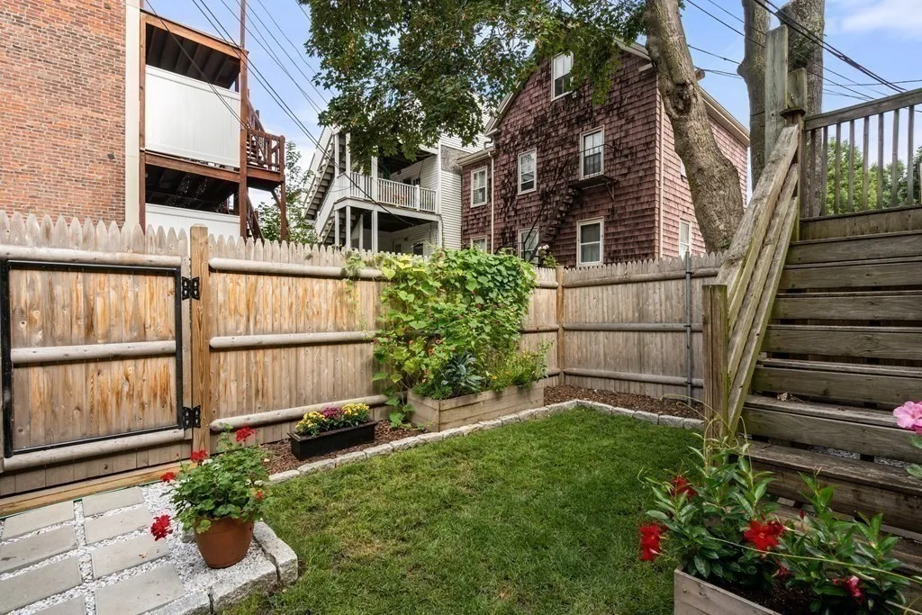 256 E St, South Boston